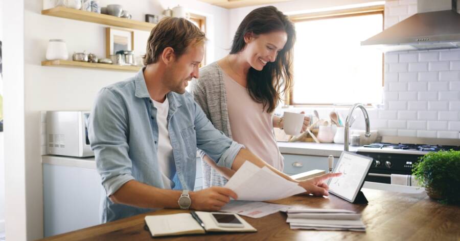 Smart Money Habits to Build Wealth in Your 20s and 30s